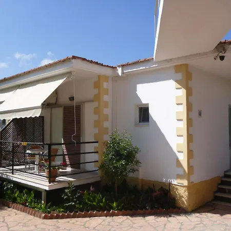 Kostas Apartment *